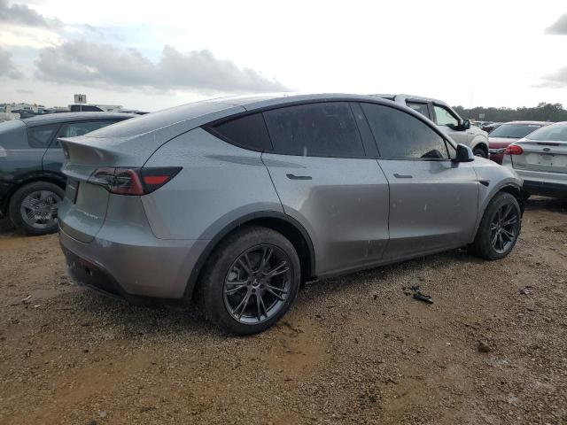 7SAYGAEEXSF303786 - 2025 TESLA MODEL Y SILVER photo 3
