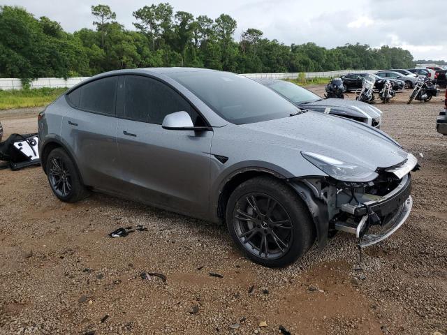 7SAYGAEEXSF303786 - 2025 TESLA MODEL Y SILVER photo 4