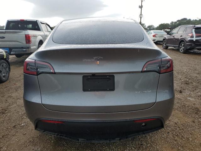7SAYGAEEXSF303786 - 2025 TESLA MODEL Y SILVER photo 6