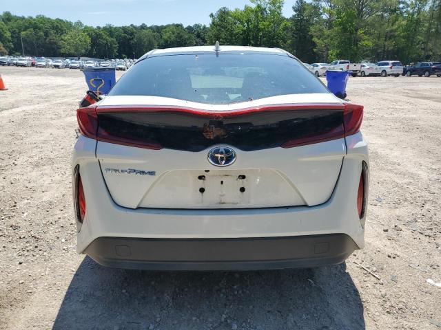 JTDKARFP9H3045608 - 2017 TOYOTA PRIUS PRIM WHITE photo 6