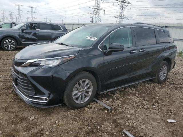 2022 TOYOTA SIENNA XLE, null
