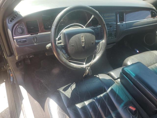 1L1FM88W85Y611146 - 2005 LINCOLN TOWN CAR EXECUTIVE Schwarz Foto 8