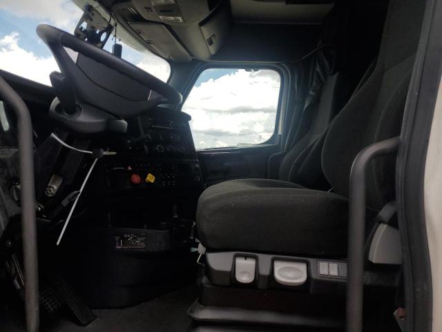 3AKJHHDR9PSNV2297 - 2023 FREIGHTLINER CASCADIA 1 WHITE photo 5