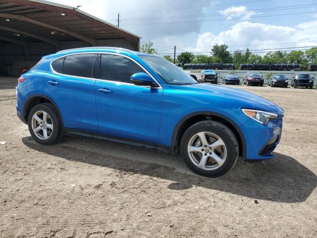 ZASPAJANXK7C41769 - 2019 ALFA ROMEO STELVIO BLUE photo 4