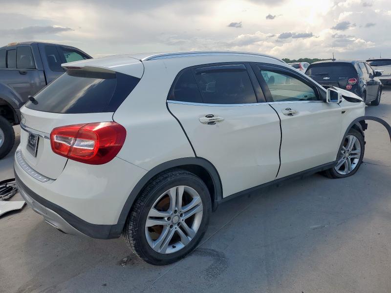 WDCTG4EB7HJ358092 - 2017 MERCEDES-BENZ GLA 250 Белый фото 3