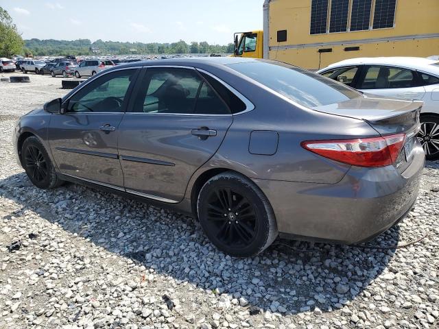 4T1BF1FK1HU312446 - 2017 TOYOTA CAMRY LE 灰色 照片 2