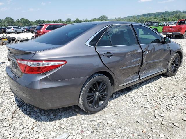 4T1BF1FK1HU312446 - 2017 TOYOTA CAMRY LE 灰色 照片 3