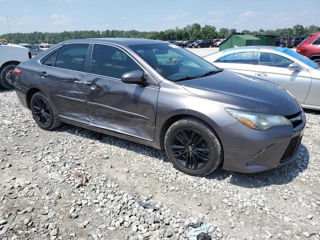 4T1BF1FK1HU312446 - 2017 TOYOTA CAMRY LE 灰色 照片 4