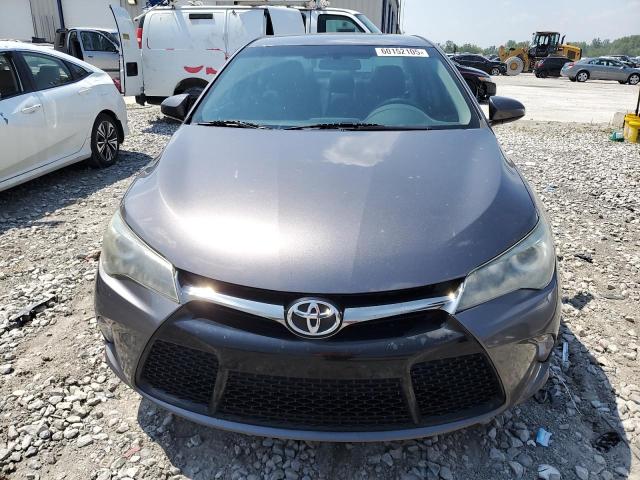 4T1BF1FK1HU312446 - 2017 TOYOTA CAMRY LE 灰色 照片 5