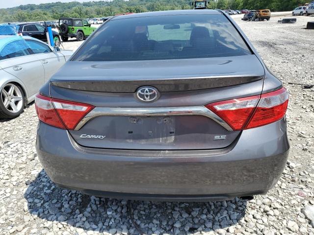 4T1BF1FK1HU312446 - 2017 TOYOTA CAMRY LE 灰色 照片 6