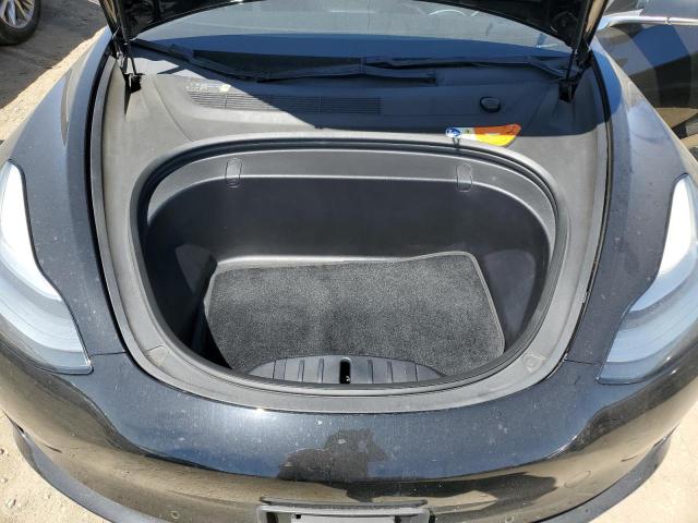 5YJ3E1EA0JF011458 - 2018 TESLA MODEL 3 Schwarz Foto 11