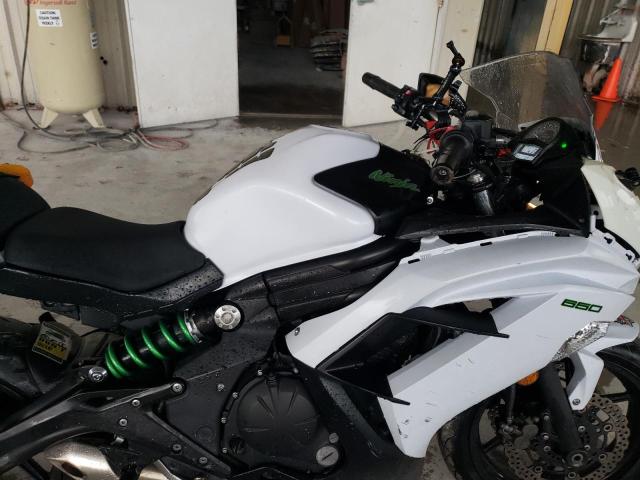 JKAEXEE13FDA19687 - 2015 KAWASAKI EX650 E WHITE photo 5