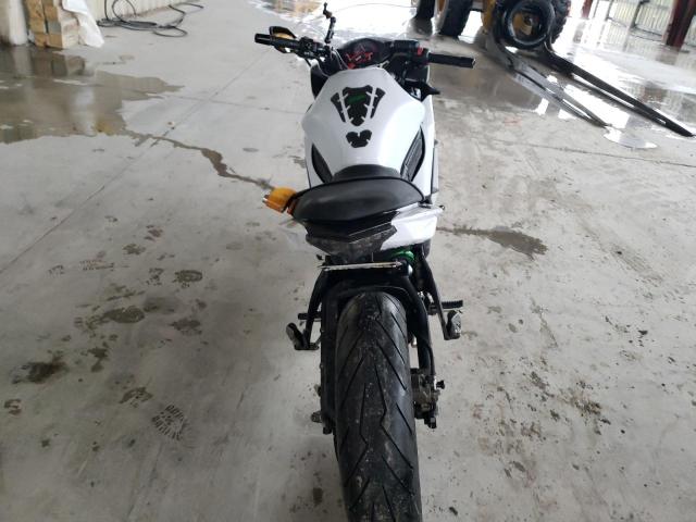 JKAEXEE13FDA19687 - 2015 KAWASAKI EX650 E WHITE photo 9