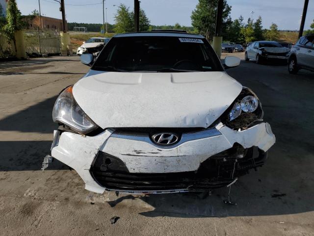 KMHTC6AD2HU317237 - 2017 HYUNDAI VELOSTER WHITE photo 5