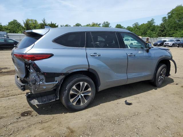 5TDHZRBH6MS073750 - 2021 TOYOTA HIGHLANDER XLE BLUE photo 3
