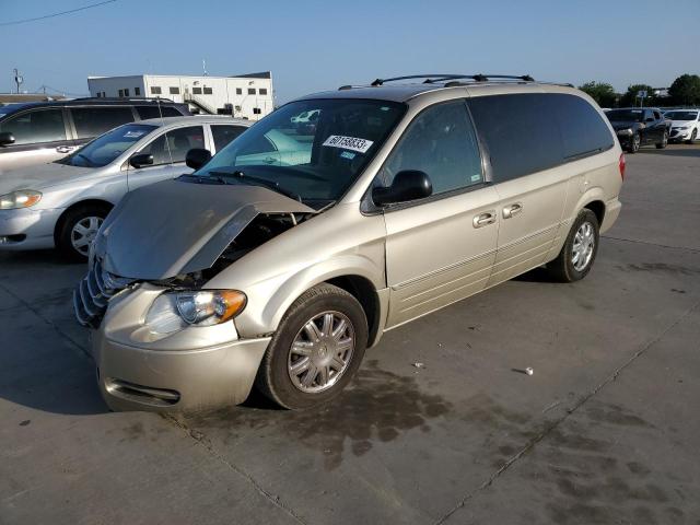 2C8GP64L25R229485 - 2005 CHRYSLER TOWN & COU LIMITED GOLD photo 1