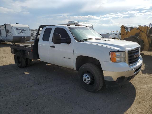 1GD522CL0BZ339854 - 2011 GMC SIERRA K3500 WHITE photo 4