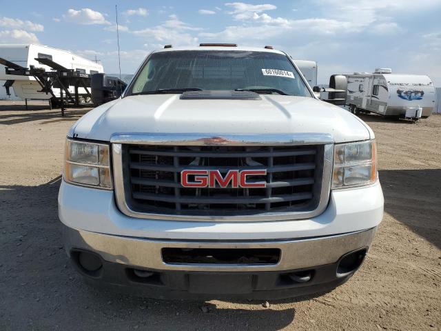 1GD522CL0BZ339854 - 2011 GMC SIERRA K3500 WHITE photo 5