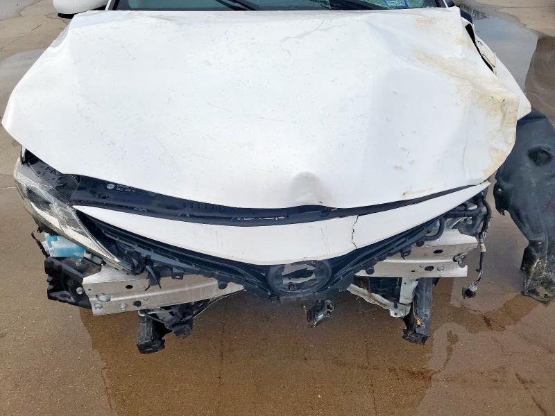 4T1C11AK9NU692156 - 2022 TOYOTA CAMRY LE 白色 照片 11