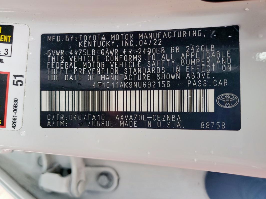 4T1C11AK9NU692156 - 2022 TOYOTA CAMRY LE 白色 照片 13