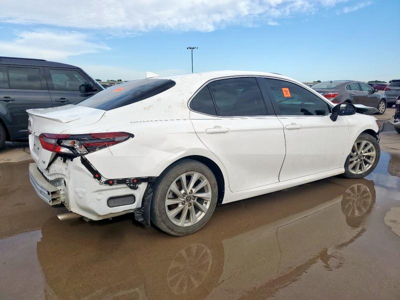 4T1C11AK9NU692156 - 2022 TOYOTA CAMRY LE 白色 照片 3
