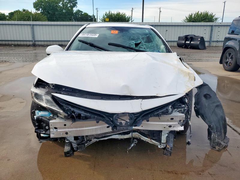 4T1C11AK9NU692156 - 2022 TOYOTA CAMRY LE 白色 照片 5