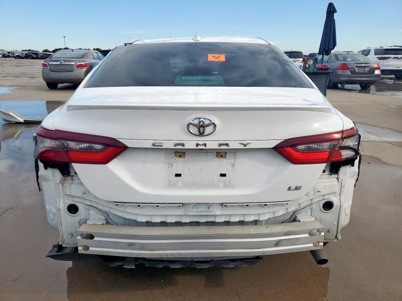 4T1C11AK9NU692156 - 2022 TOYOTA CAMRY LE 白色 照片 6