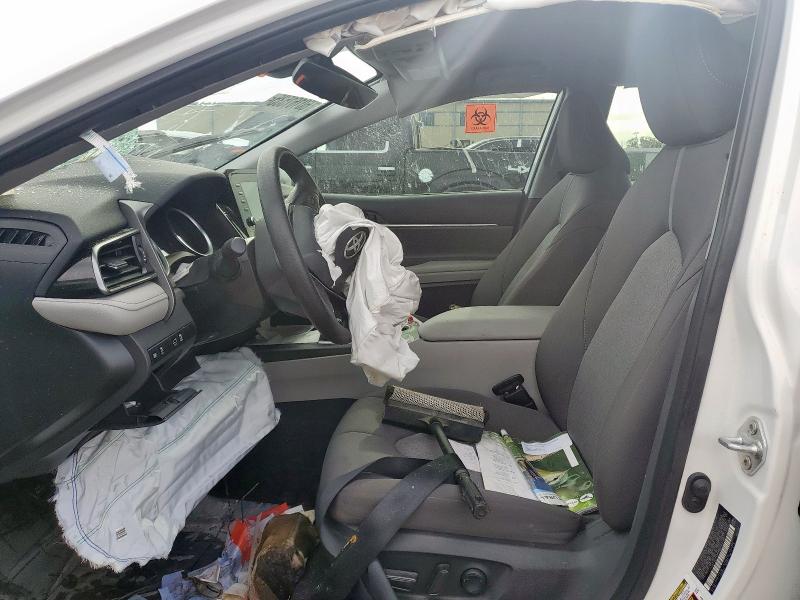 4T1C11AK9NU692156 - 2022 TOYOTA CAMRY LE 白色 照片 7