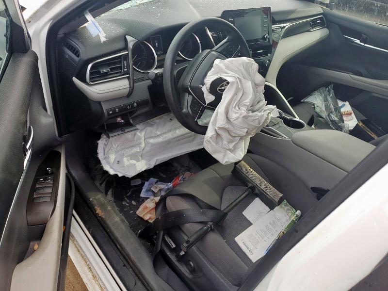 4T1C11AK9NU692156 - 2022 TOYOTA CAMRY LE 白色 照片 8