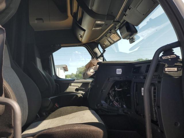 3AKJHHDR4NSNM6629 - 2022 FREIGHTLINER CASCADIA 126 WHITE photo 5