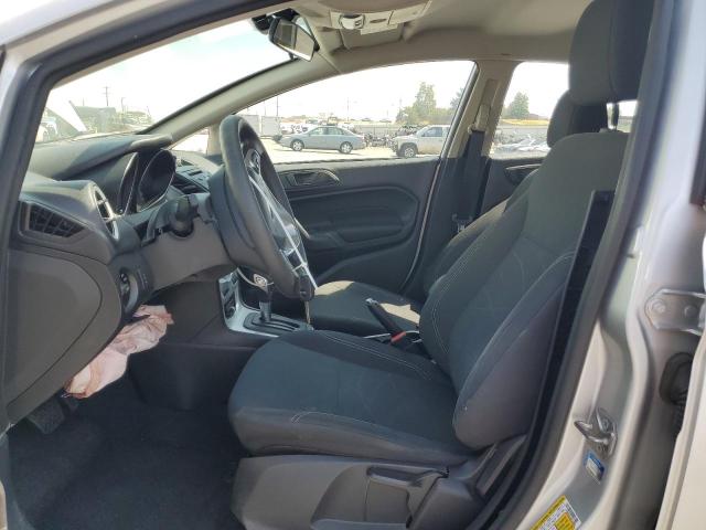 3FADP4BJ1JM113969 - 2018 FORD FIESTA SE 银色 照片 7