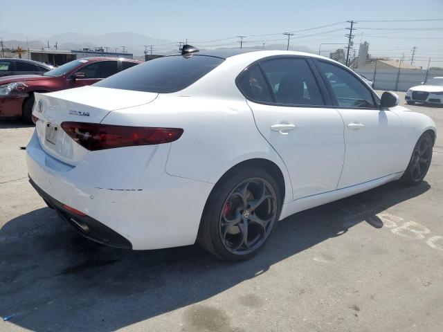 ZARFAECN3J7579771 - 2018 ALFA ROMEO GIULIA TI WHITE photo 3