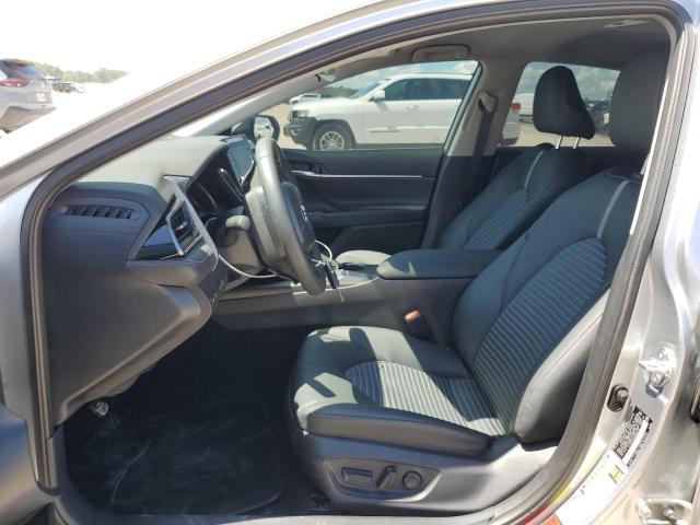 4T1G11AK5RU886416 - 2024 TOYOTA CAMRY SE NIGHT SHADE SILVER photo 7