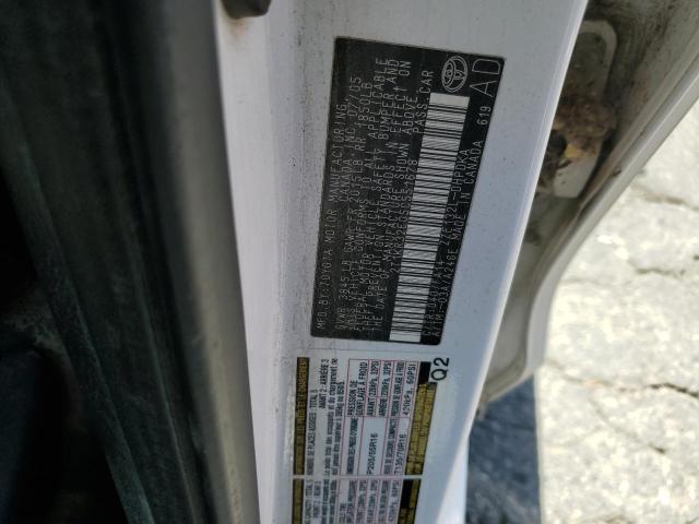 2T1KR32E05C551678 - 2005 TOYOTA COROLLA MA XR WHITE photo 12