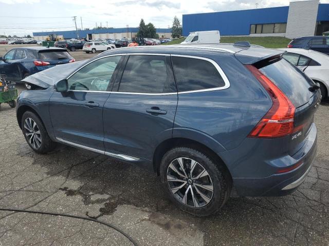 YV4L12DN8P1347993 - 2023 VOLVO XC60 PLUS BLUE photo 2