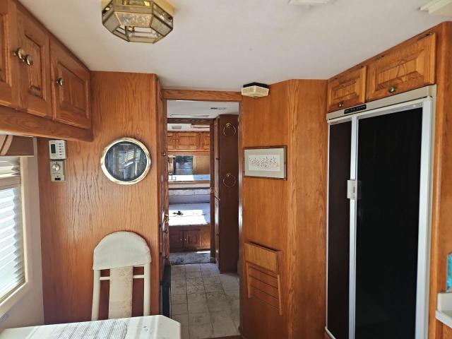 1RF12051XR1010745 - 1994 ROADMASTER RAIL EXECUTIVE Zweifarbig Foto 6