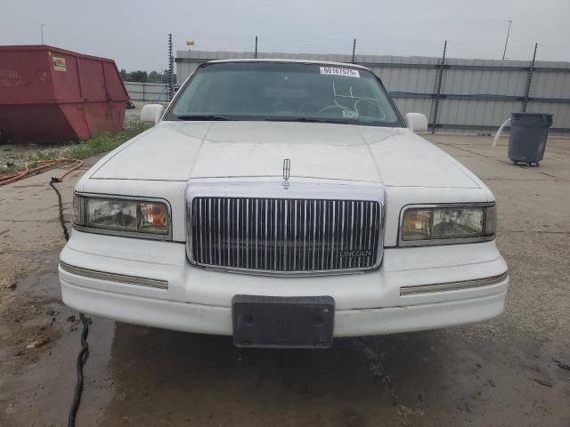 1LNLM81W0SY642964 - 1995 LINCOLN TOWN CAR EXECUTIVE Սպիտակ լուսանկար 5