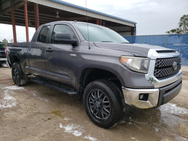 5TFRY5F14JX240349 - 2018 TOYOTA TUNDRA DOUBLE CAB SR/SR5 GRAY photo 4