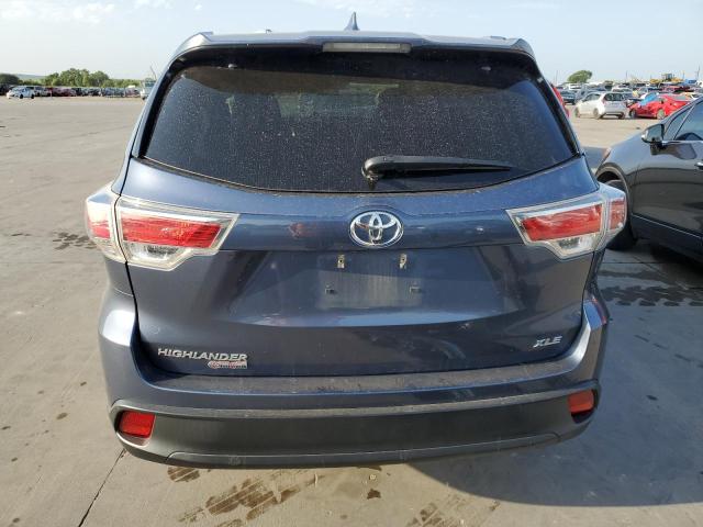 5TDKKRFH2ES014880 - 2014 TOYOTA HIGHLANDER XLE Blau Foto 6