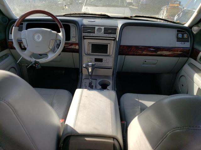 5LMFU27555LJ10634 - 2005 LINCOLN NAVIGATOR შავი ფოტო 8
