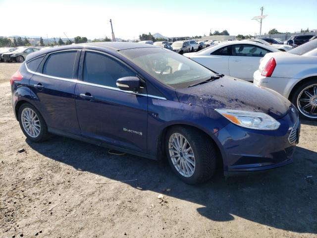 1FADP3R44HL230824 - 2017 FORD FOCUS BEV BLUE photo 4