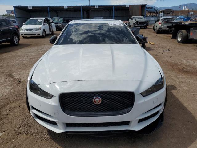 SAJAJ4BV6HA971772 - 2017 JAGUAR XE PREMIUM WHITE photo 5