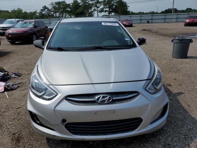 KMHCT4AE6GU071305 - 2016 HYUNDAI ACCENT SE SILVER photo 5