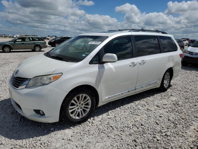 2015 TOYOTA SIENNA XLE, 