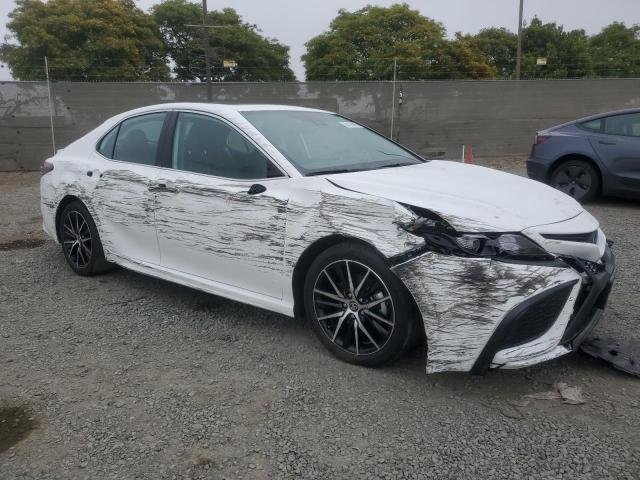 4T1S31AK5RU631267 - 2024 TOYOTA CAMRY SE NIGHT SHADE WHITE photo 4
