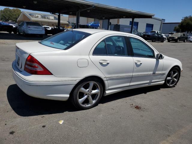 WDBRF52H36A894373 - 2006 MERCEDES-BENZ C 230 WHITE photo 3