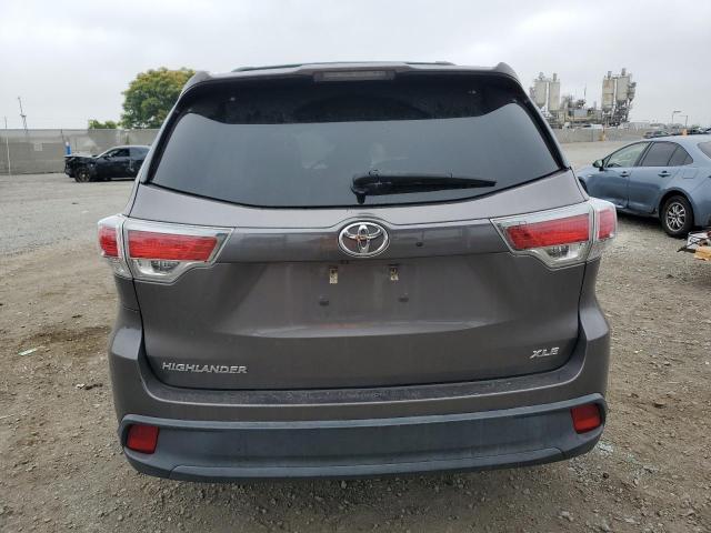 5TDKKRFH4GS136014 - 2016 TOYOTA HIGHLANDER XLE 灰色 照片 6