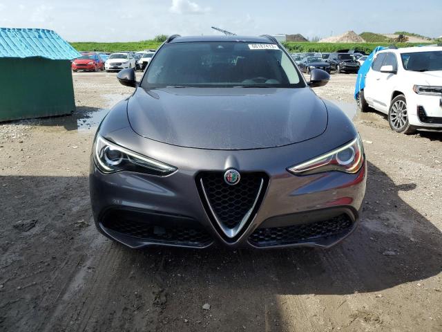 ZASFAKPN7J7B74815 - 2018 ALFA ROMEO STELVIO SPORT Grau Foto 5