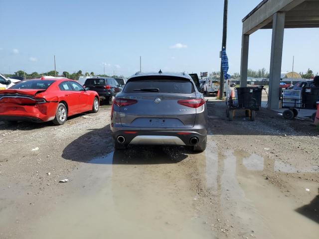 ZASFAKPN7J7B74815 - 2018 ALFA ROMEO STELVIO SPORT Grau Foto 6