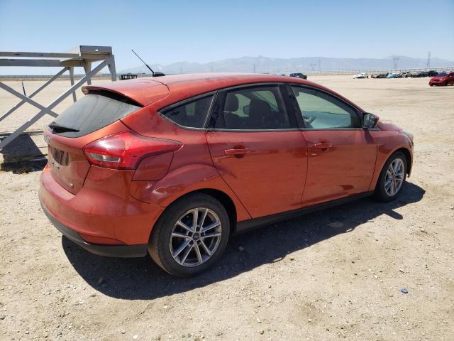 1FADP3K24JL282792 - 2018 FORD FOCUS SE ORANGE photo 3